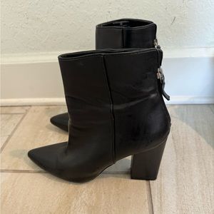 Steve Madden RENEGADE booties. Worn, in fair condition.